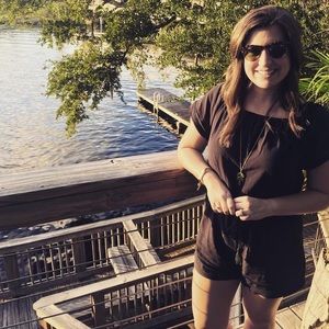 Meet your Posher, Caitlin